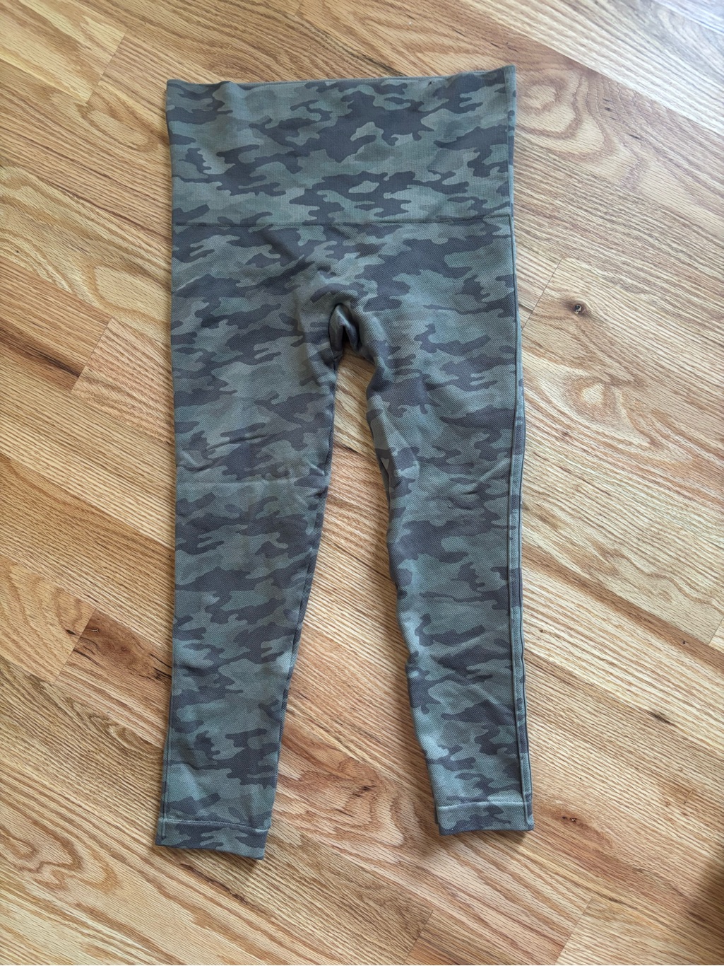 Spanx Camo Leggings - Olive Green & Dark Green Size Medium